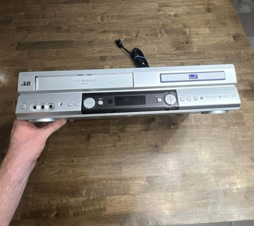 Jvc Hr-Xvc1u Dvd Vcr Combo Player Hi-Fi Stereo Vhs Silver